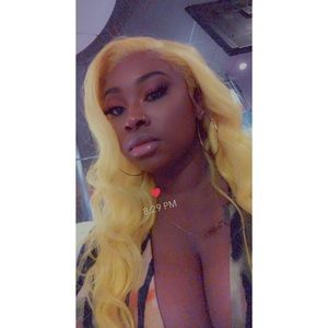 Meet your Posher, Chrissy